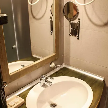 Le Rendezvous Apartment *